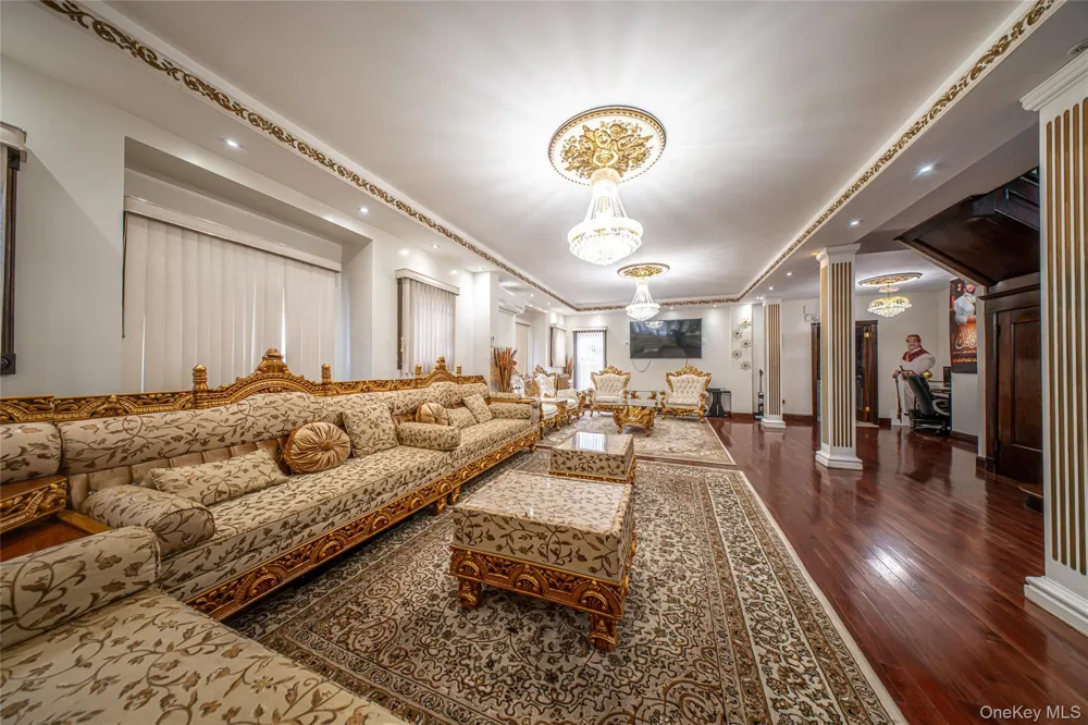 8564 104th Street Richmond Hill, NY 11418