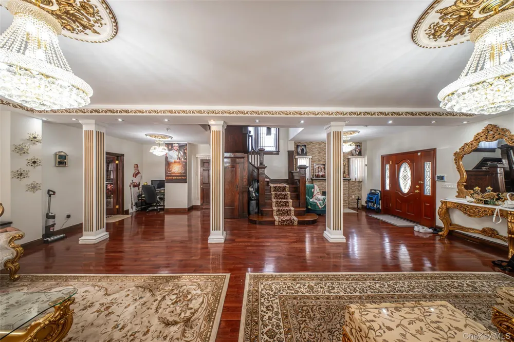 8564 104th Street Richmond Hill, NY 11418