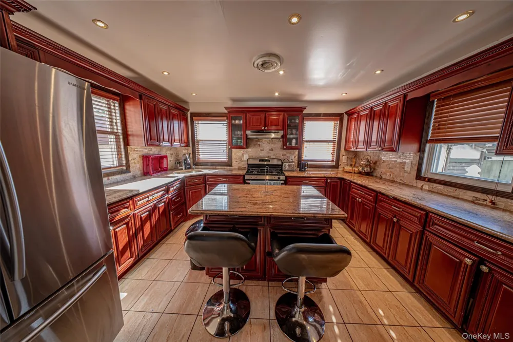 8564 104th Street Richmond Hill, NY 11418