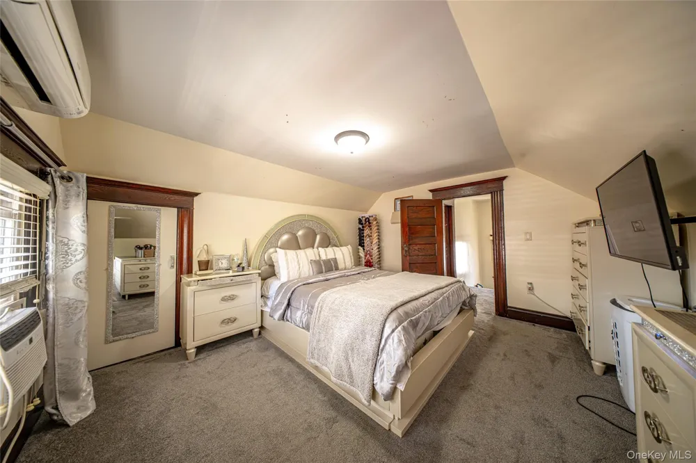 8564 104th Street Richmond Hill, NY 11418