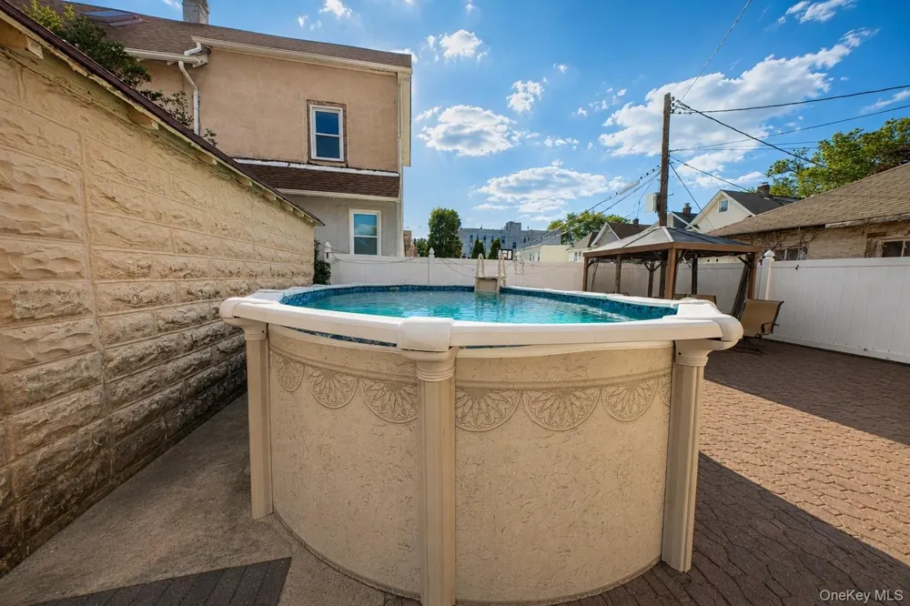 8564 104th Street Richmond Hill, NY 11418