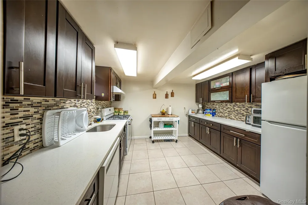 8564 104th Street Richmond Hill, NY 11418