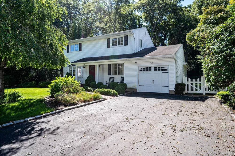 40 Somerset Drive Commack, NY 11725
