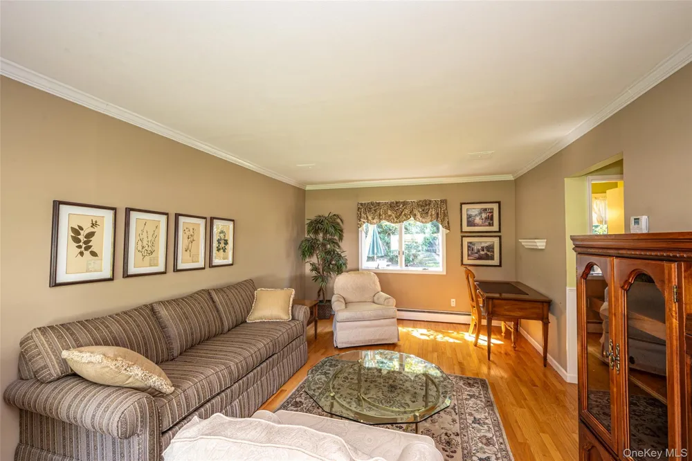 40 Somerset Drive Commack, NY 11725
