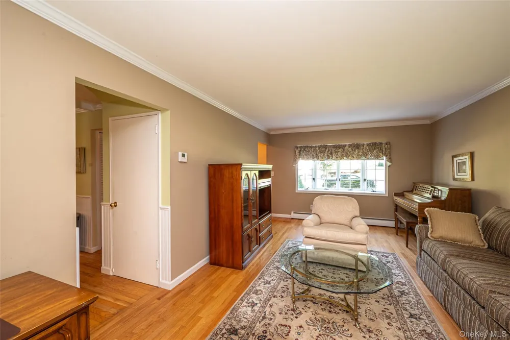 40 Somerset Drive Commack, NY 11725