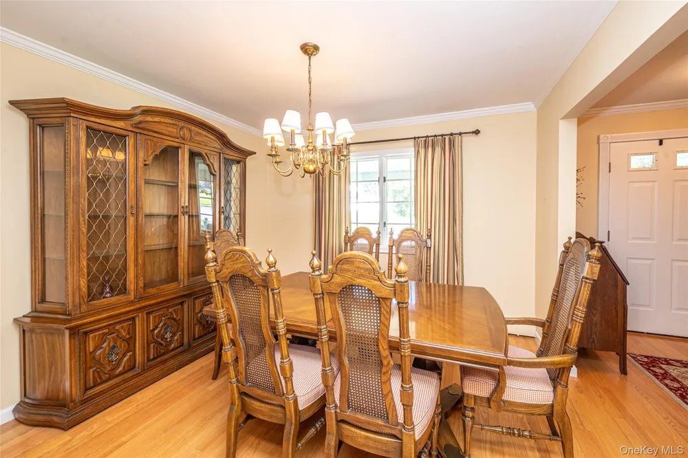 40 Somerset Drive Commack, NY 11725