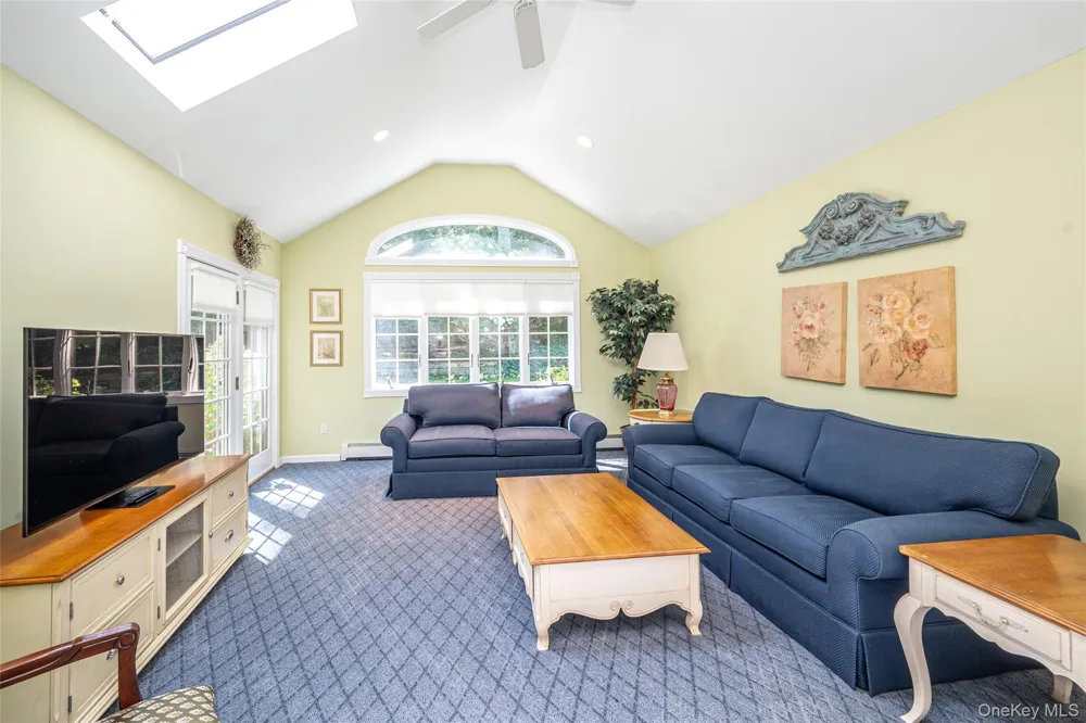 40 Somerset Drive Commack, NY 11725
