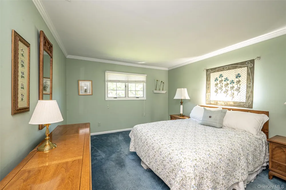 40 Somerset Drive Commack, NY 11725