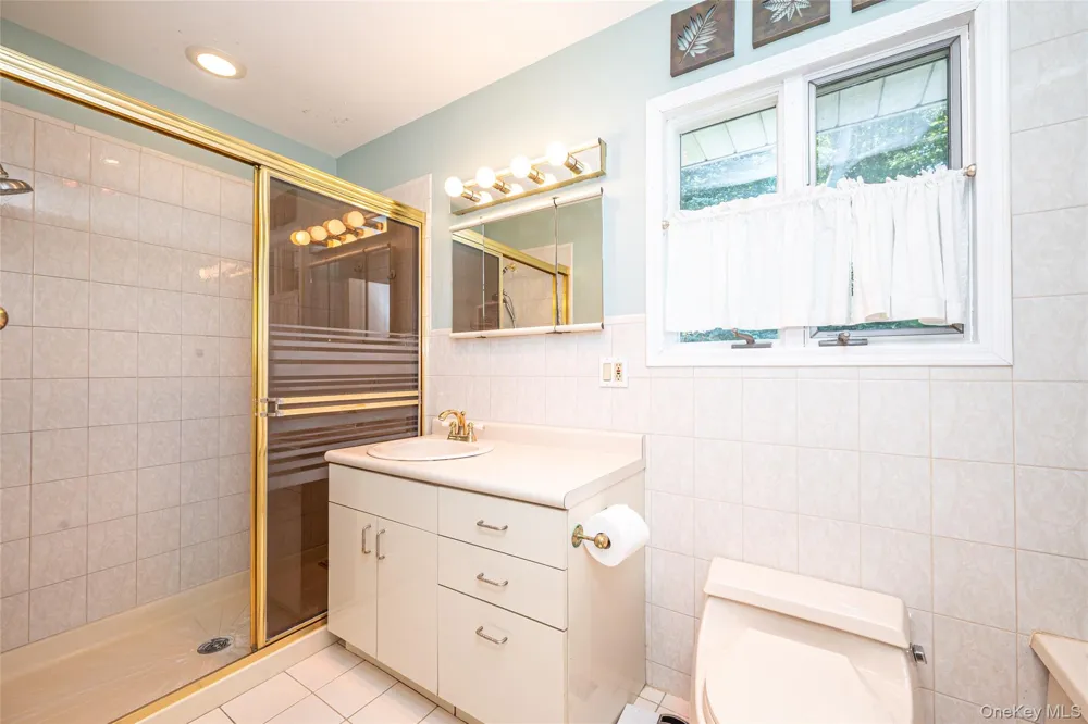 40 Somerset Drive Commack, NY 11725