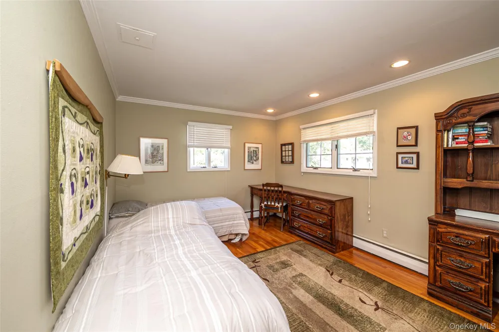40 Somerset Drive Commack, NY 11725