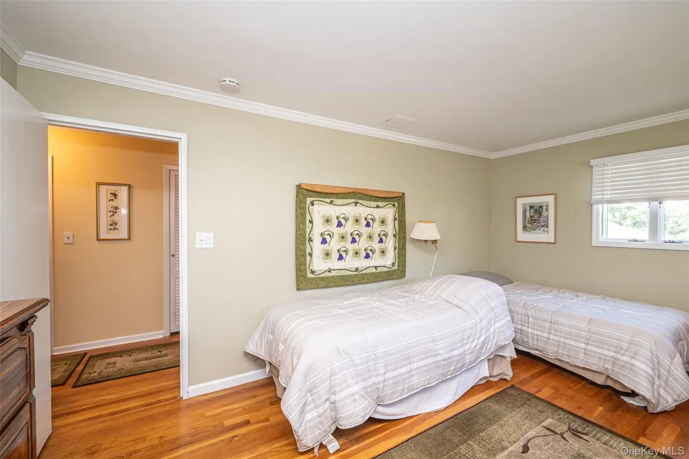 40 Somerset Drive Commack, NY 11725