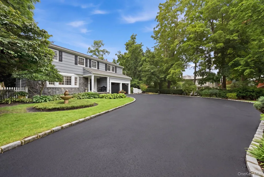 11 Prospect Road Centerport, NY 11721