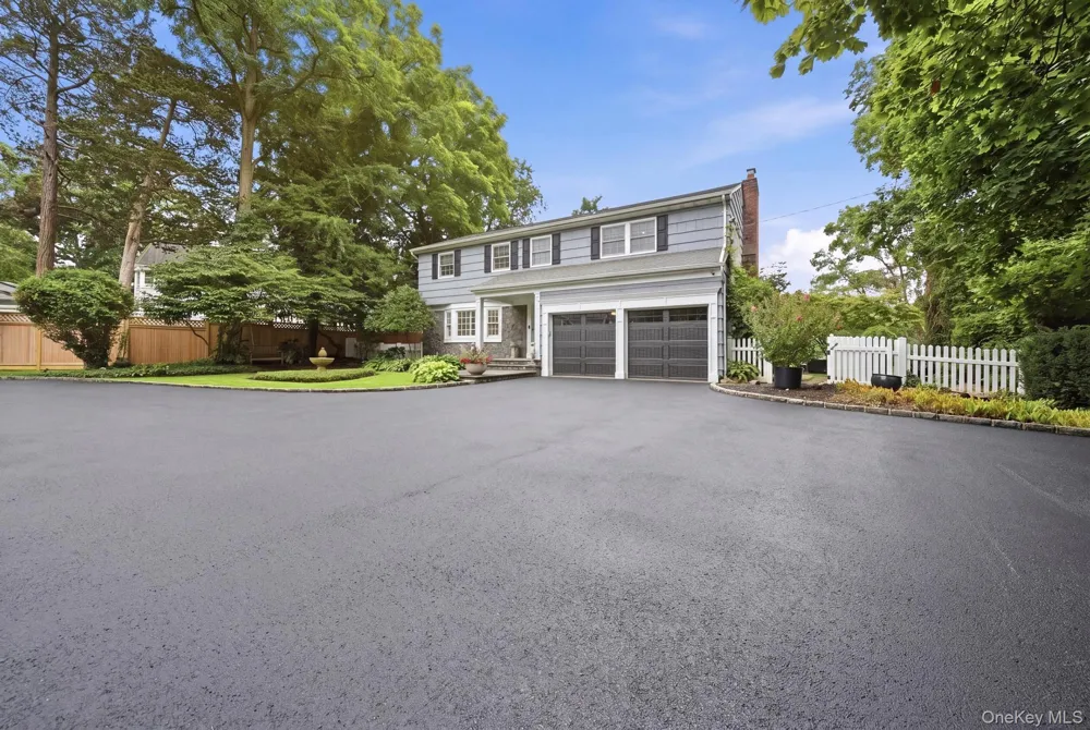 11 Prospect Road Centerport, NY 11721