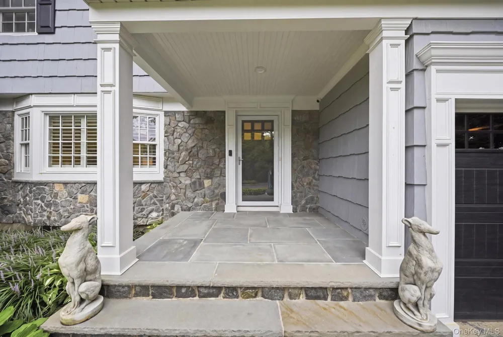 11 Prospect Road Centerport, NY 11721