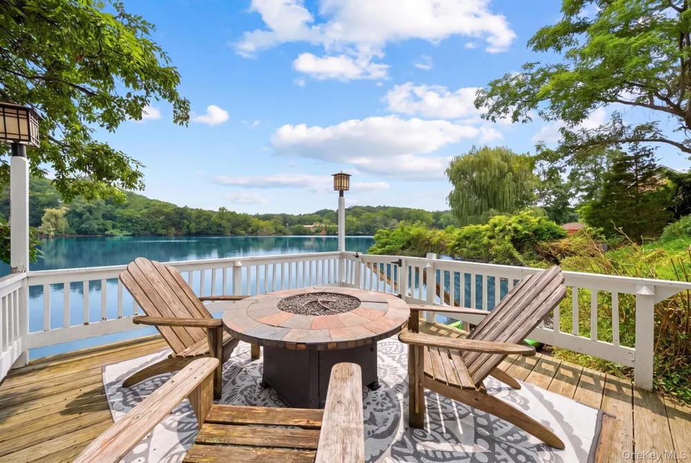 11 Prospect Road Centerport, NY 11721