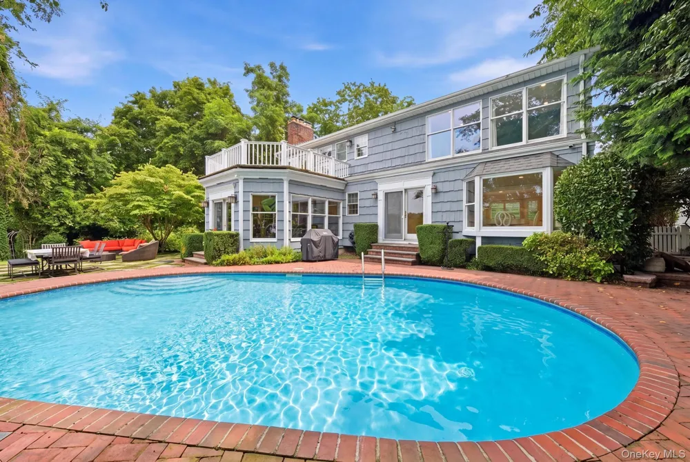 11 Prospect Road Centerport, NY 11721