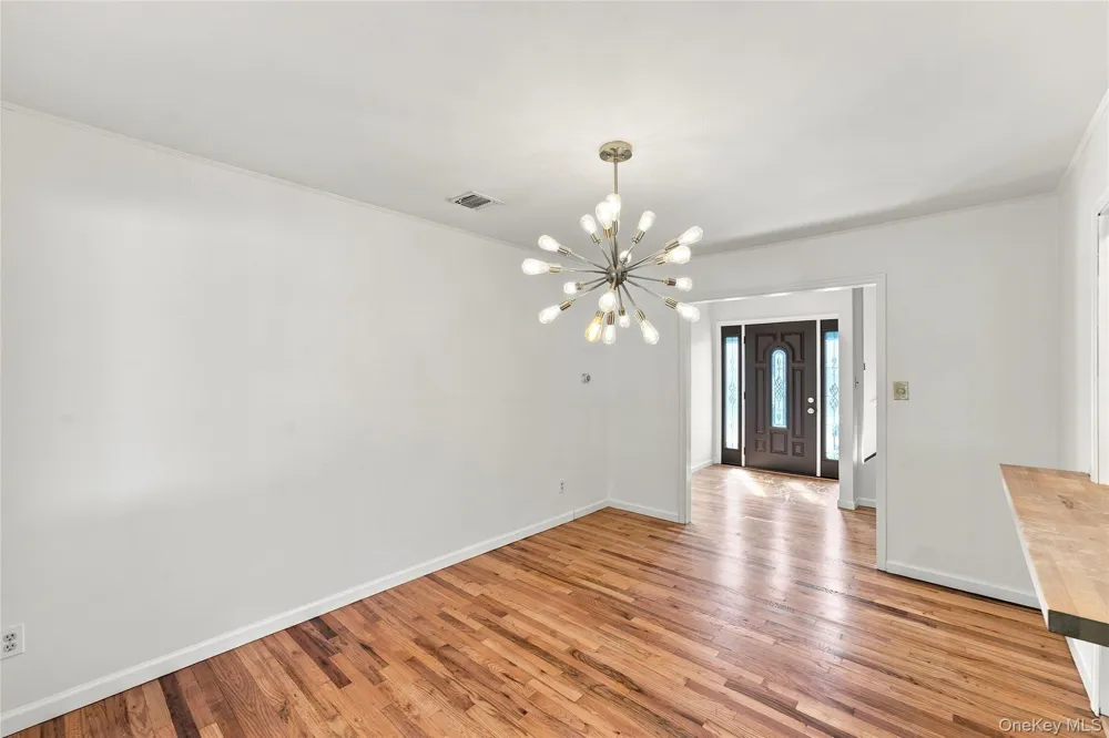 25 Harvey Lane Ronkonkoma, NY 11779