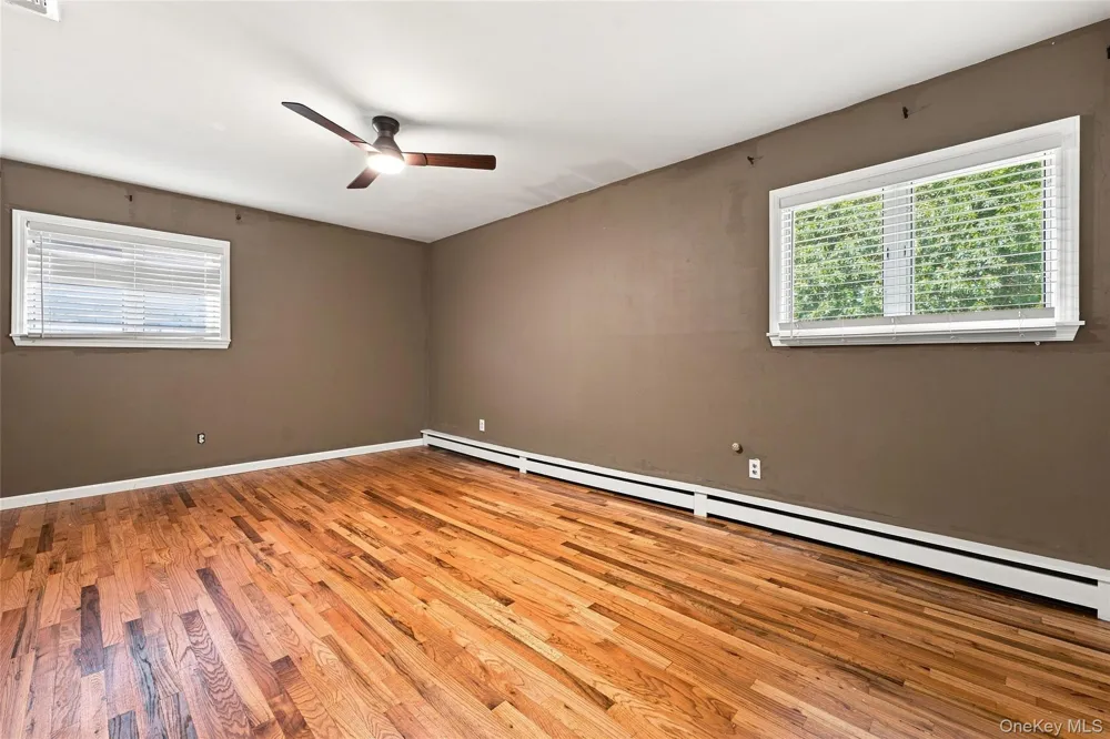 25 Harvey Lane Ronkonkoma, NY 11779