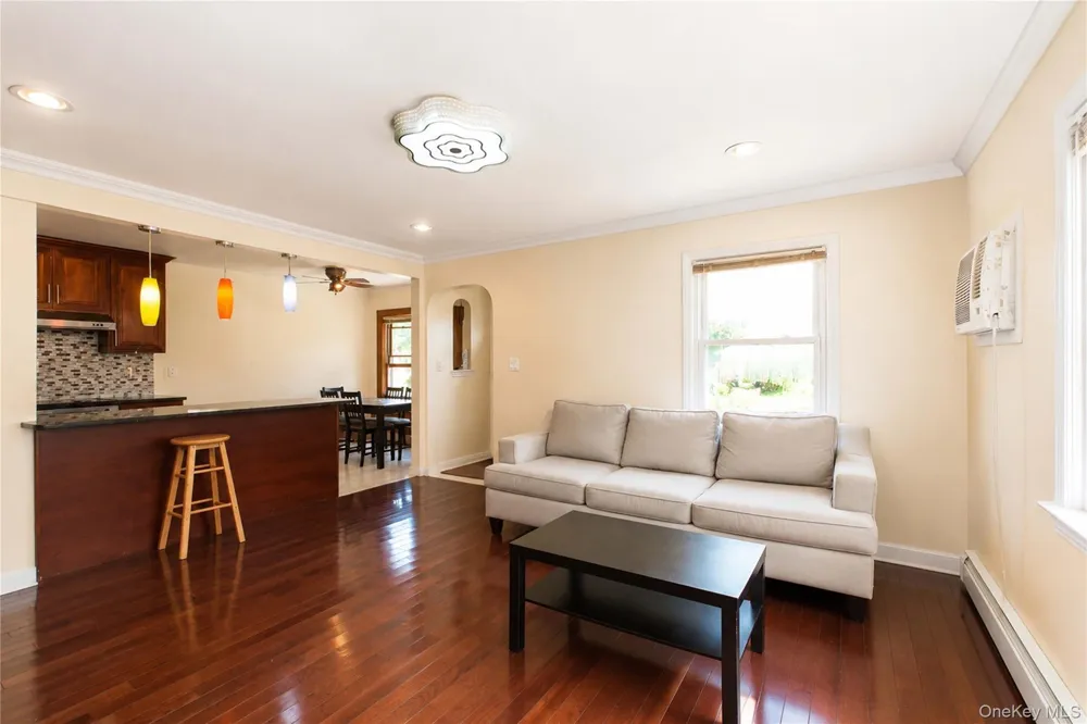 175 Latham Road Mineola, NY 11501