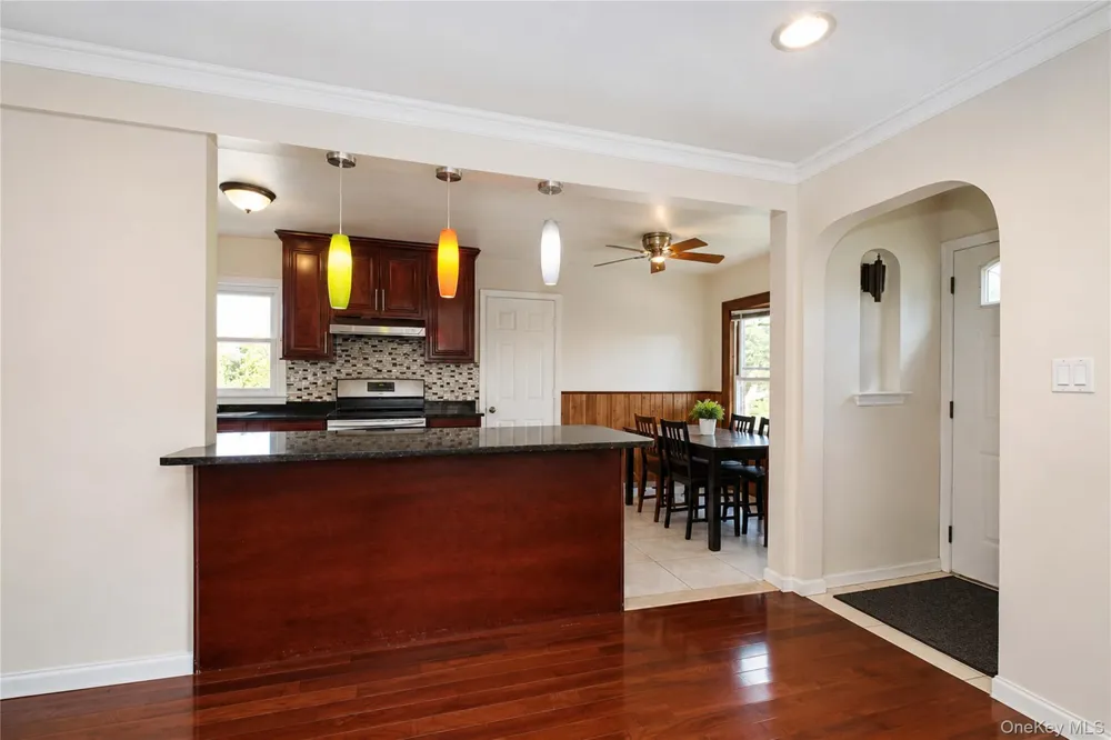 175 Latham Road Mineola, NY 11501