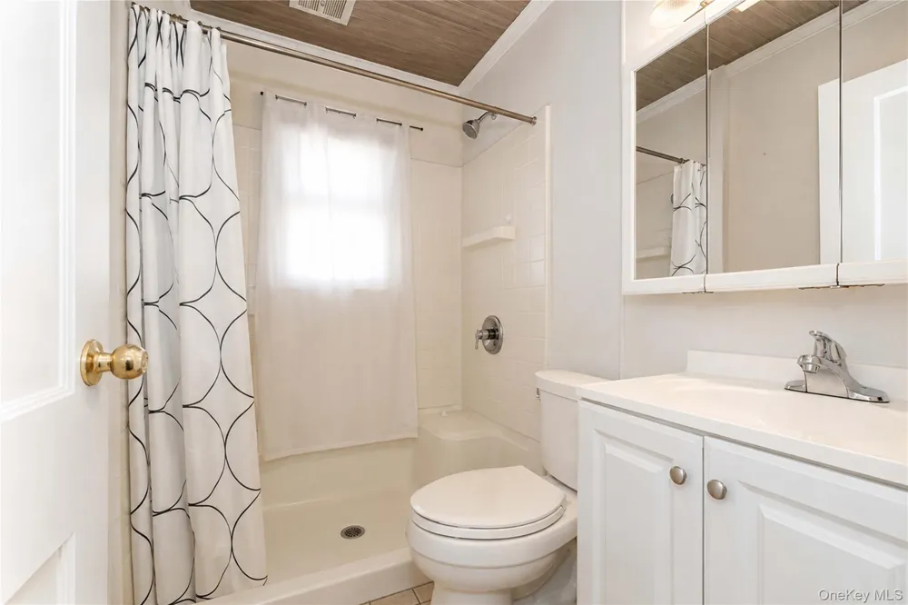 175 Latham Road Mineola, NY 11501