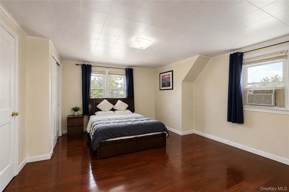 175 Latham Road Mineola, NY 11501