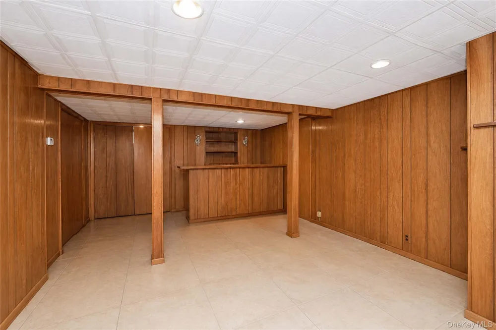 175 Latham Road Mineola, NY 11501