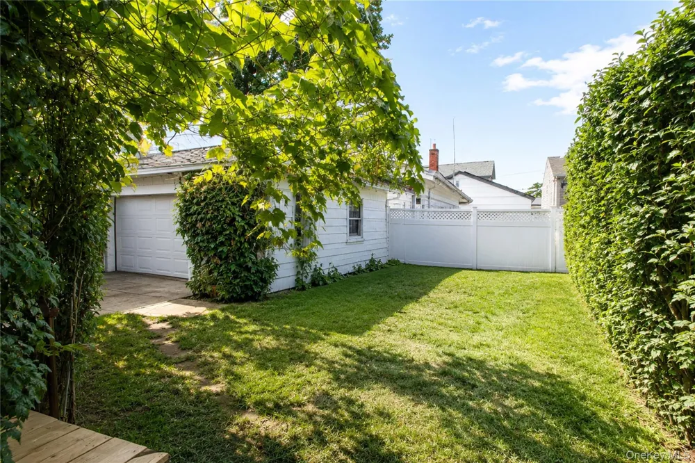 175 Latham Road Mineola, NY 11501