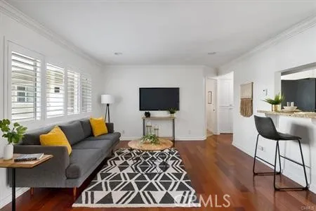 1055 Orizaba #6 Long Beach, CA 90804