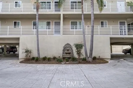 1055 Orizaba #6 Long Beach, CA 90804