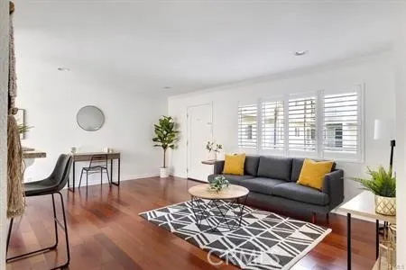 1055 Orizaba #6 Long Beach, CA 90804