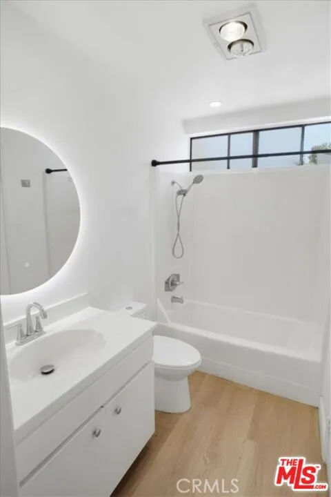10566 Sunland Boulevard #7 Los Angeles, CA 91040