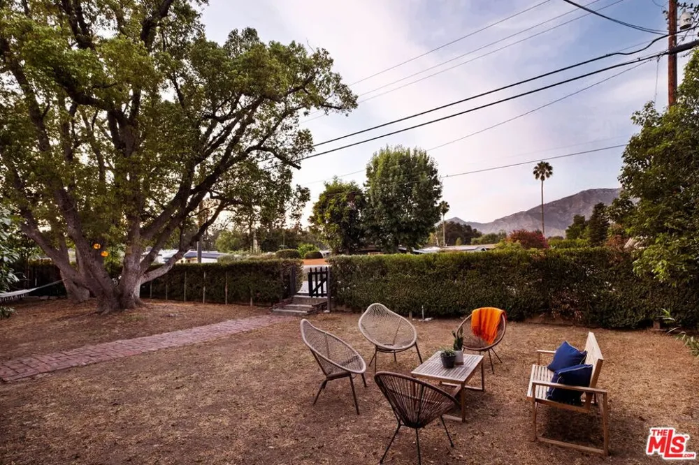 606 E Sacramento Street Altadena, CA 91001
