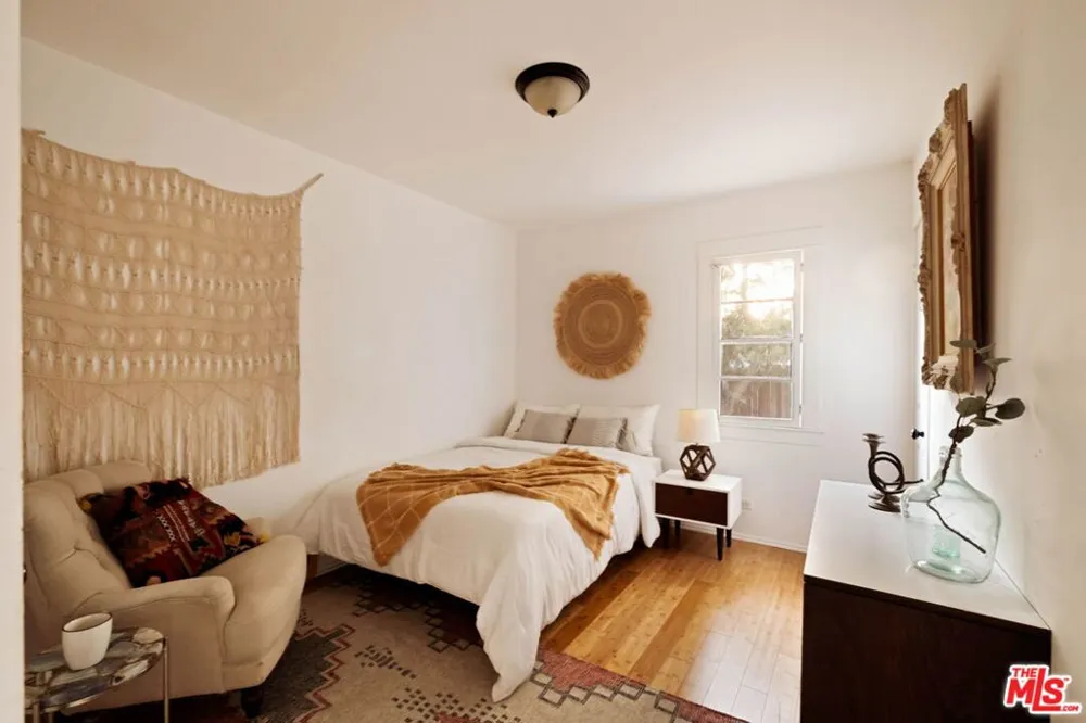606 E Sacramento Street Altadena, CA 91001