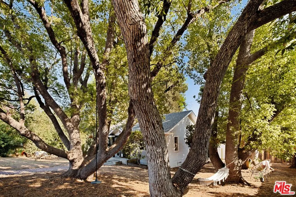 606 E Sacramento Street Altadena, CA 91001