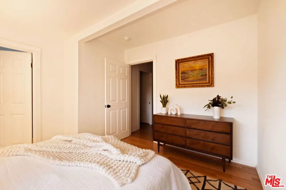 606 E Sacramento Street Altadena, CA 91001