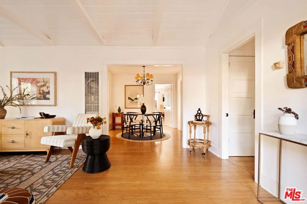 606 E Sacramento Street Altadena, CA 91001