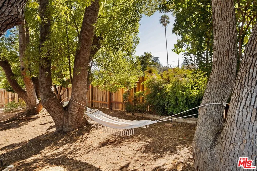 606 E Sacramento Street Altadena, CA 91001