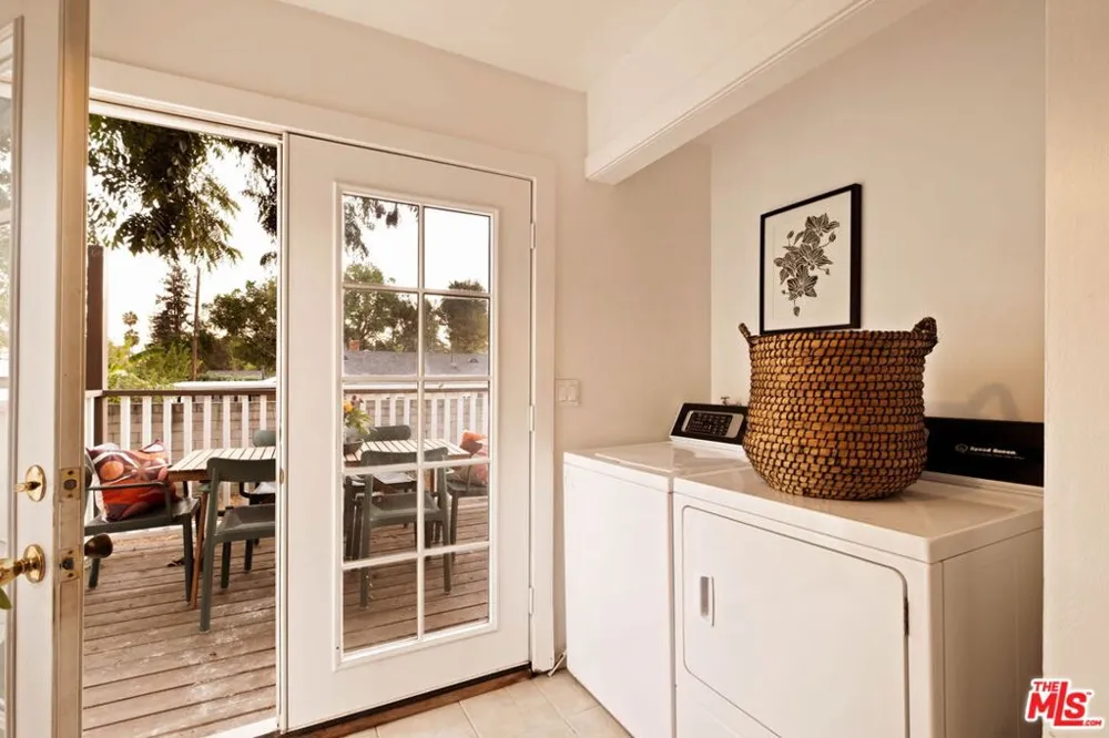 606 E Sacramento Street Altadena, CA 91001