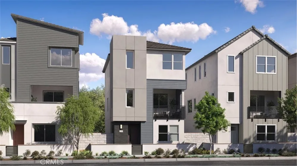 242 Brookfeather Irvine, CA 92618