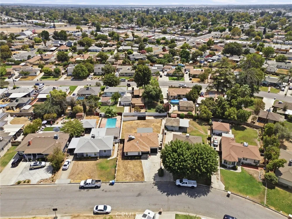 109 La Mesa Bakersfield, CA 93305