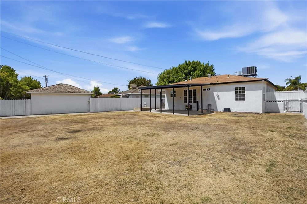 109 La Mesa Bakersfield, CA 93305
