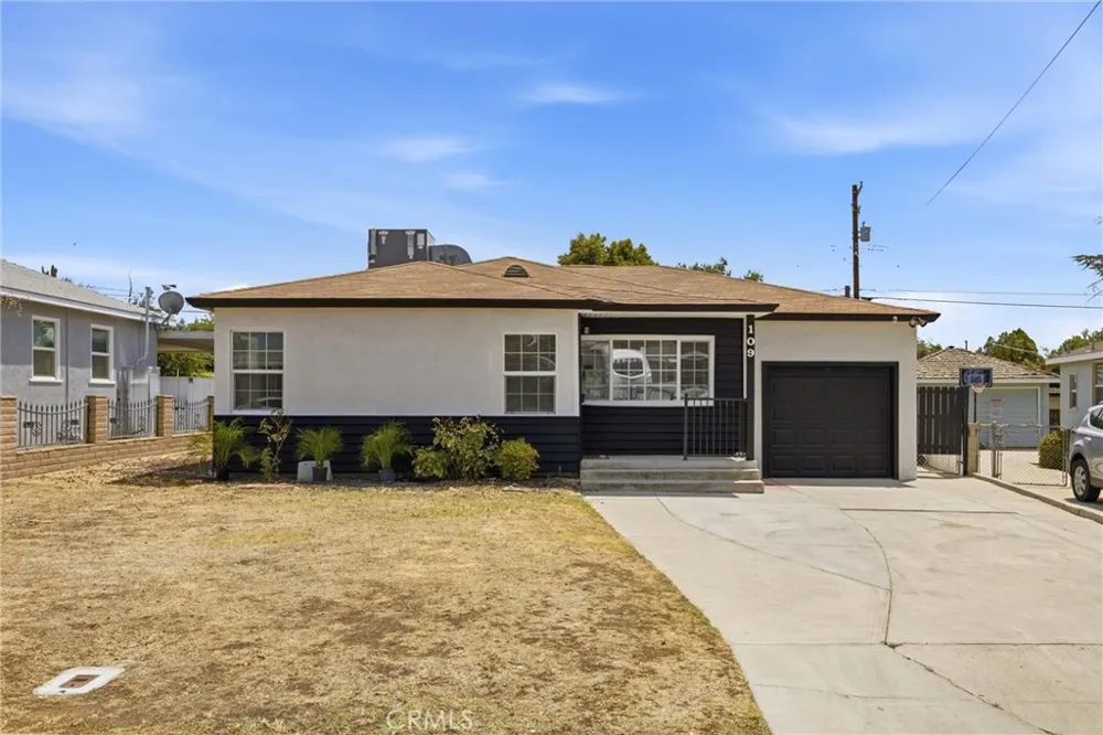 109 La Mesa Bakersfield, CA 93305