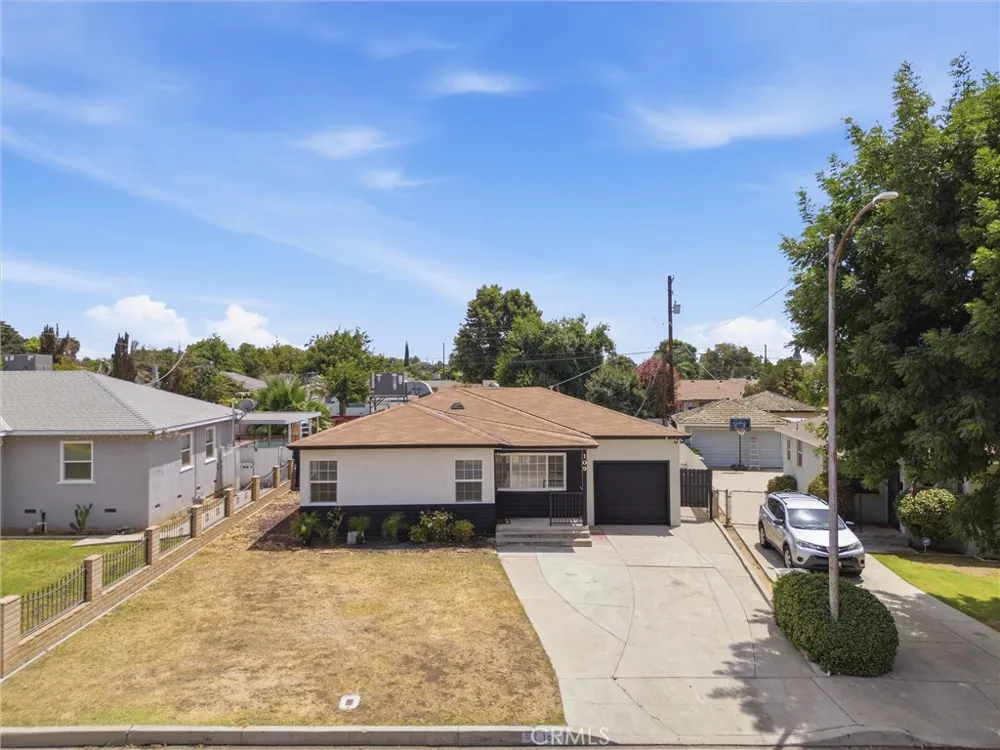 109 La Mesa Bakersfield, CA 93305