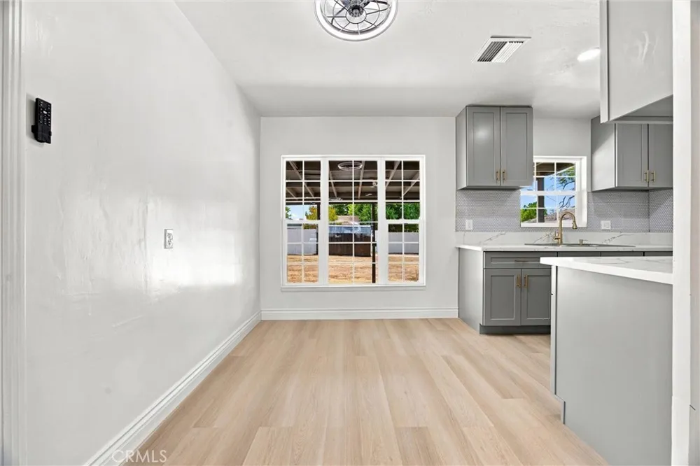 109 La Mesa Bakersfield, CA 93305