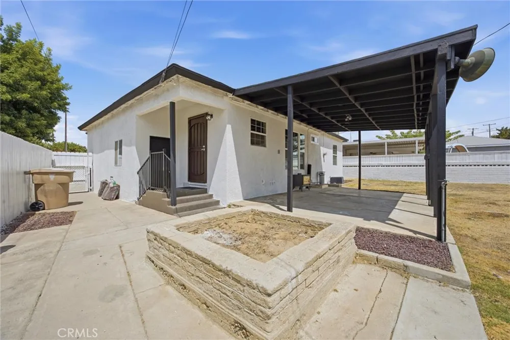 109 La Mesa Bakersfield, CA 93305