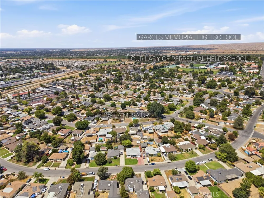 109 La Mesa Bakersfield, CA 93305