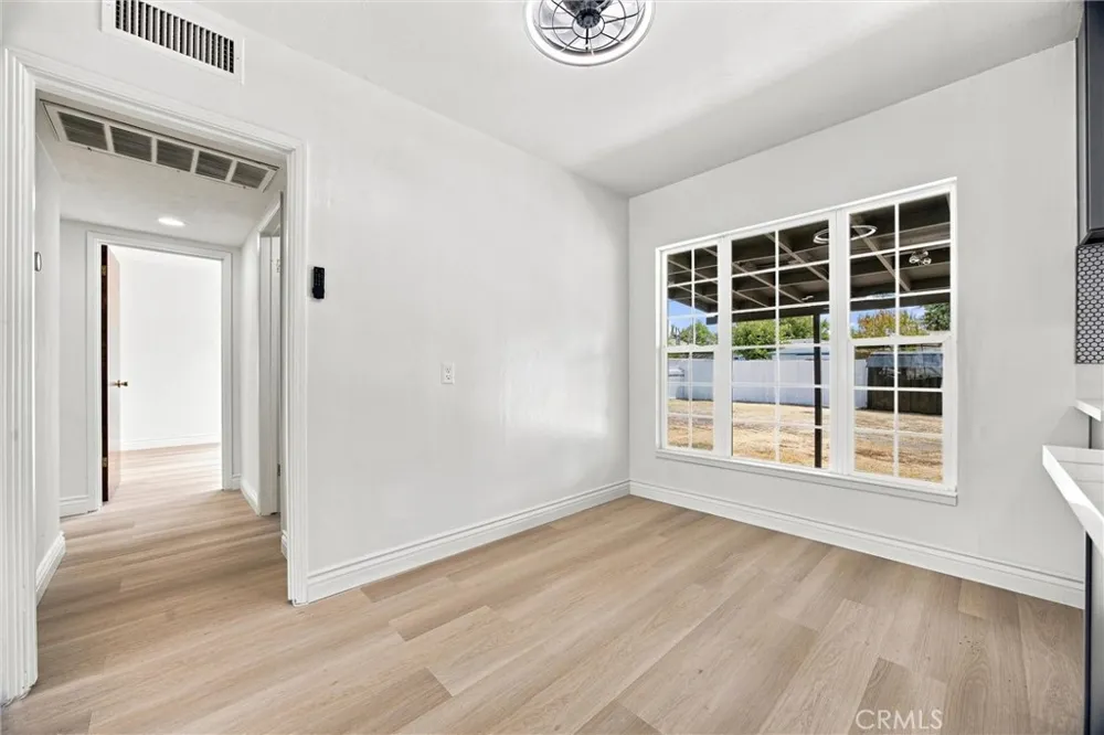 109 La Mesa Bakersfield, CA 93305
