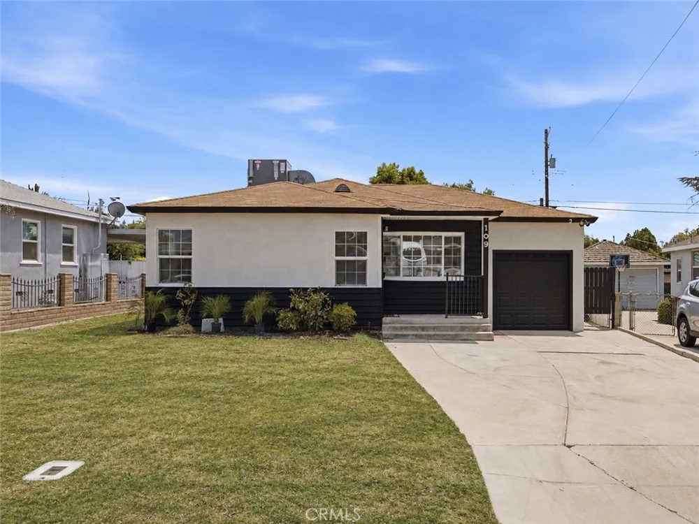109 La Mesa Bakersfield, CA 93305