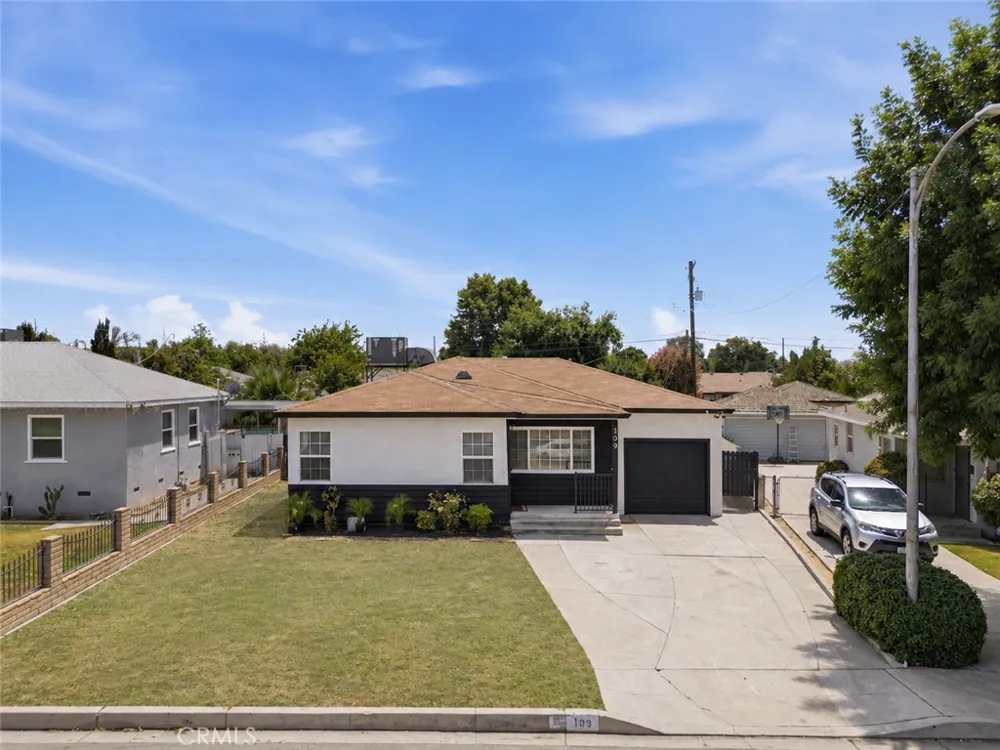 109 La Mesa Bakersfield, CA 93305